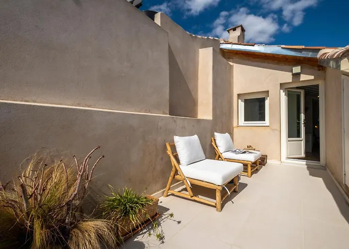 Amymone Suites